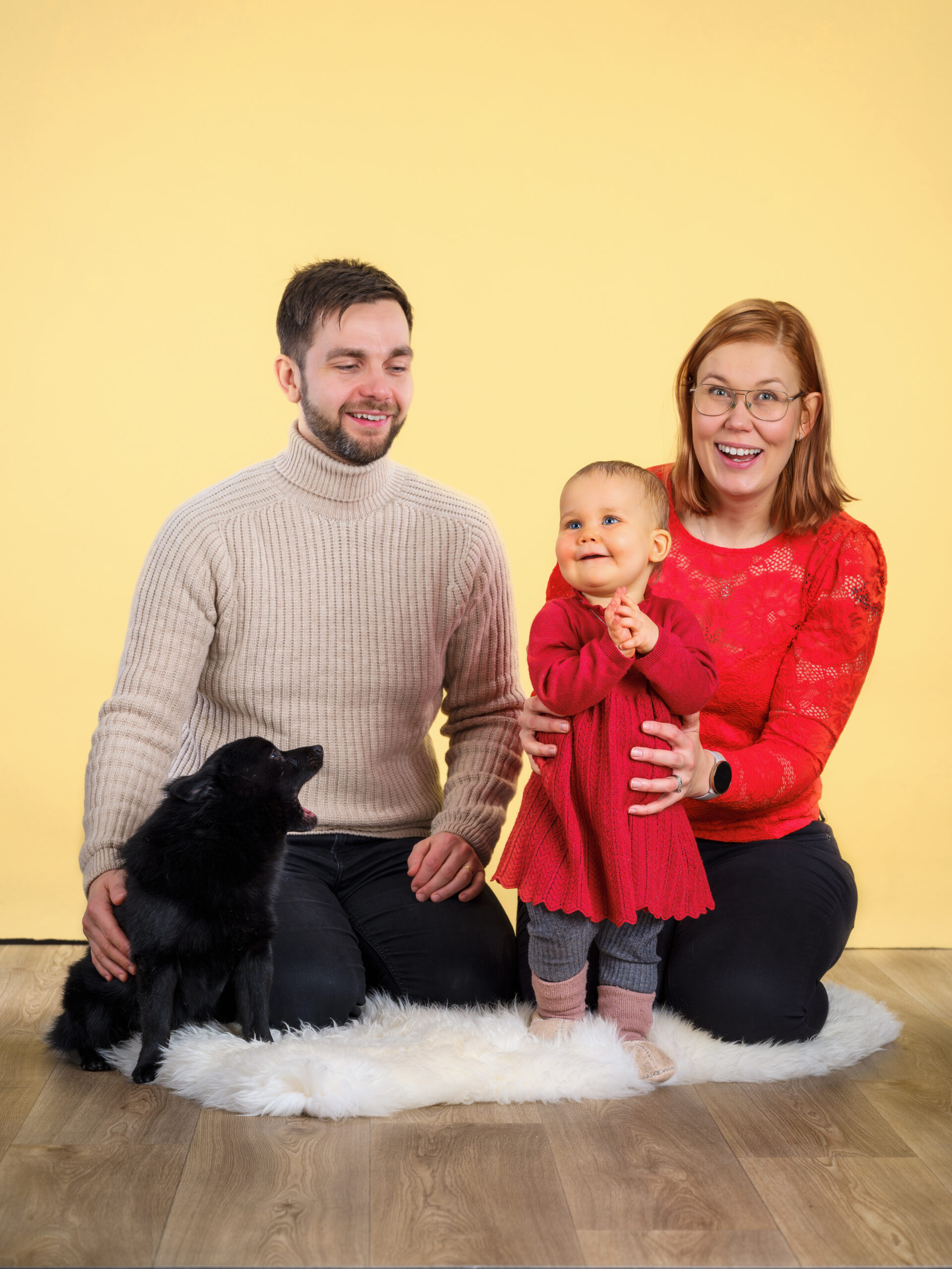 Lapsi- ja perhekuva Studio Weirdissä Tuusulan Jokelassa